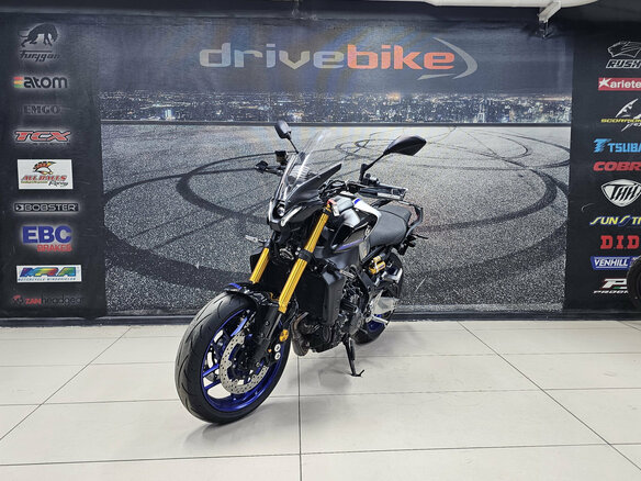 2023 Yamaha MT-09 (FZ-09), серый, 1099000 рублей - вид 6