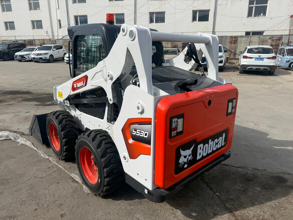 2026 Bobcat S530, белый, 5200000 рублей - вид 2