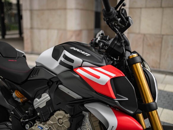2026 Ducati Diavel V4, чёрный, 4890000 рублей - вид 5