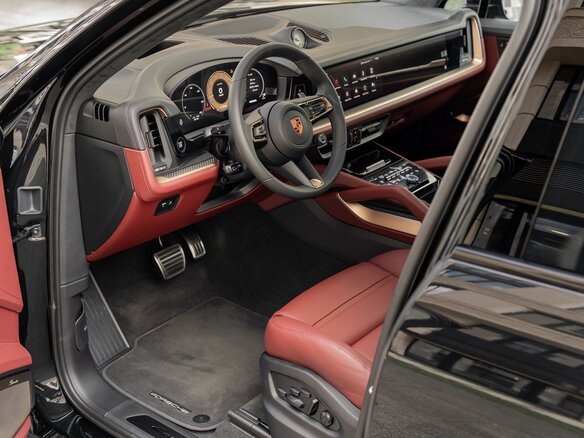 2026 Porsche Cayenne GTS III Рестайлинг, чёрный, 24900000 рублей - вид 13