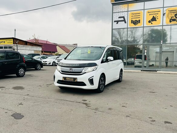2015 Honda Stepwgn V, белый, 1899999 рублей - вид 2