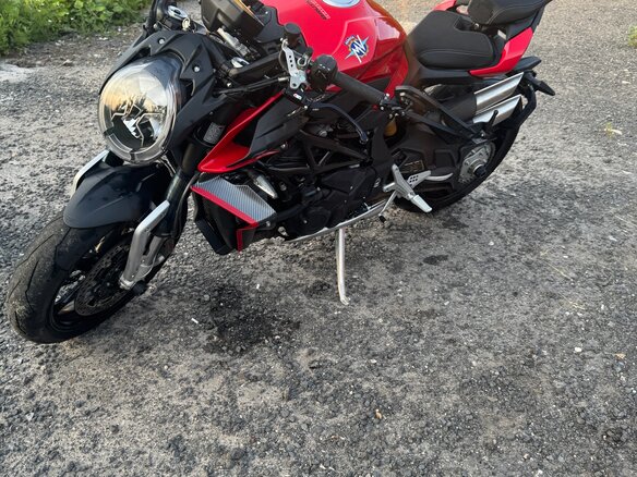 2022 MV Agusta Brutale 1000, красный, 1800000 рублей