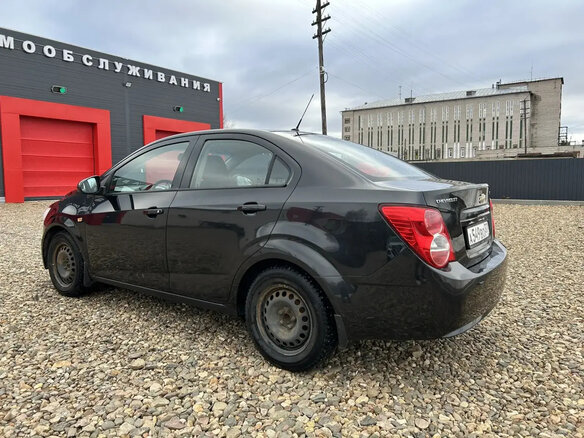 2014 Chevrolet Aveo II, чёрный, 650000 рублей - вид 6