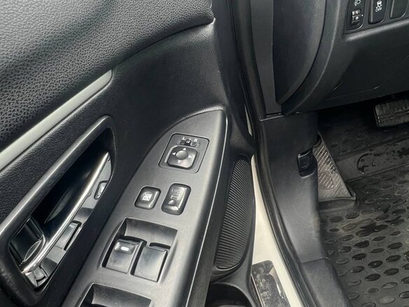 2010 Mitsubishi ASX I, белый, 755000 рублей - вид 12