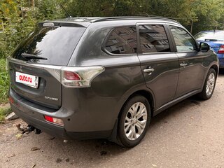 2013 Mitsubishi Outlander III, серый, 1380000 рублей, вид 2