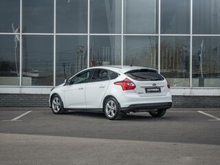 2013 Ford Focus III, белый, 690000 рублей, вид 2