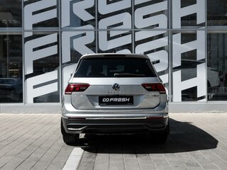 2021 Volkswagen Tiguan II Рестайлинг, серебристый, 2720000 рублей, вид 4