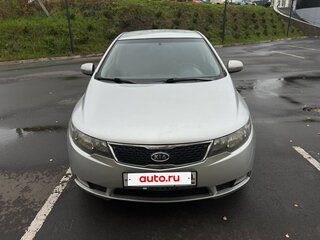 2011 Kia Cerato 6-speed II, серебристый, 600000 рублей, вид 2