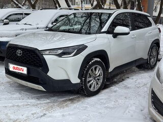 2022 Toyota Corolla Cross I, белый, 2700000 рублей, вид 2