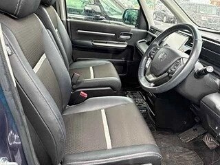 2017 Honda Stepwgn Spada V Рестайлинг, фиолетовый, 1940000 рублей - вид 5