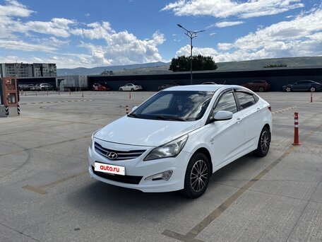2015 Hyundai Solaris I Рестайлинг, белый, 890000 рублей, вид 3