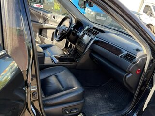 2015 Toyota Camry VII (XV50) Рестайлинг, чёрный, 1950000 рублей, вид 5
