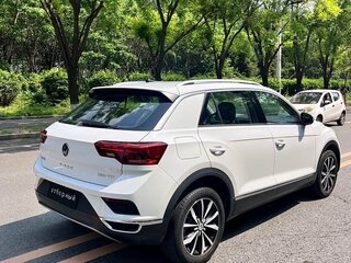 2022 Volkswagen T-Roc I Рестайлинг, белый, 1720000 рублей, вид 4