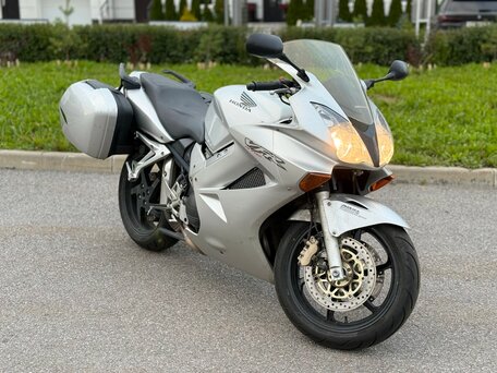 2002 Honda VFR 800, серебристый, 530000 рублей, вид 2