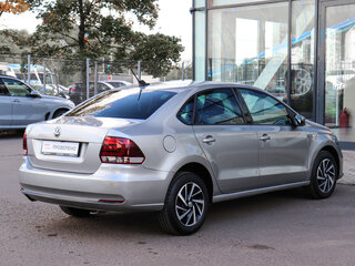 2019 Volkswagen Polo V Рестайлинг, серебристый, 1149000 рублей, вид 4
