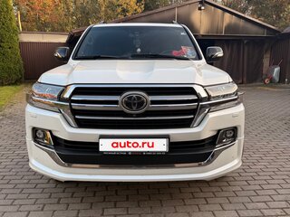 2020 Toyota Land Cruiser 200 Series Рестайлинг 2, белый, 8900000 рублей, вид 2