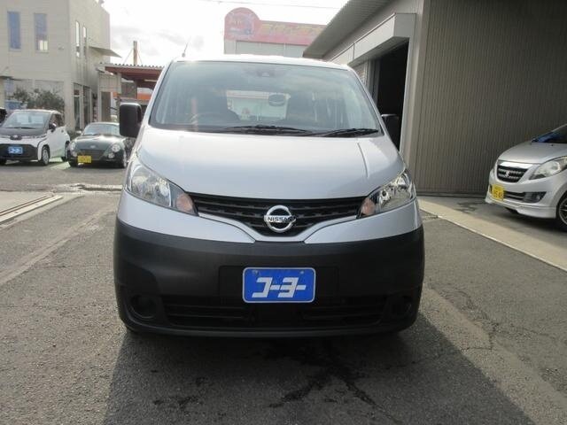 Открыть фотографии: Nissan NV200