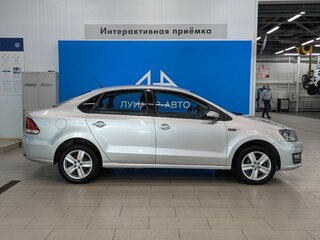 2015 Volkswagen Polo V Рестайлинг, серебристый, 790000 рублей, вид 4