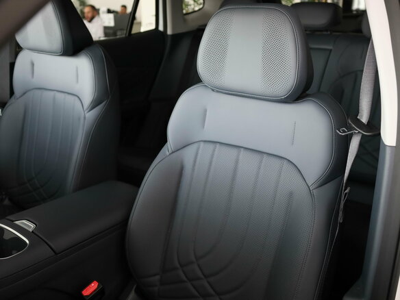 2026 Geely EX5 Гибрид EM-R, белый, 3829990 рублей - вид 8