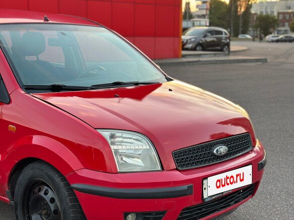 2005 Ford Fusion I, красный, 220000 рублей - вид 5