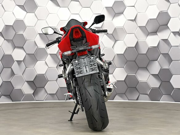 2024 Honda CBR 650R, красный, 1099000 рублей - вид 5