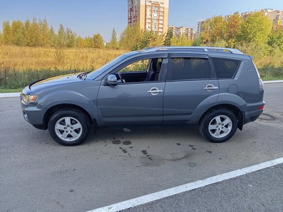 2010 Mitsubishi Outlander II Рестайлинг, серый - вид 19