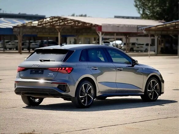 2023 Audi A3 Sportback 35 TFSI IV (8Y), серый, 2250000 рублей - вид 5