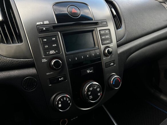 2011 Kia Cerato 6-speed II, серебристый, 650000 рублей - вид 13