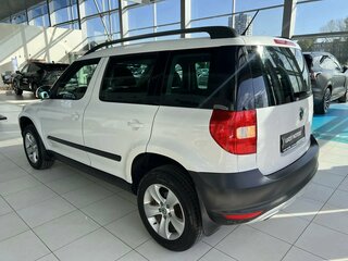 2012 Skoda Yeti I, белый, 695000 рублей, вид 4