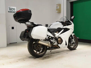 2016 Honda VFR 800, белый, 1250000 рублей, вид 3