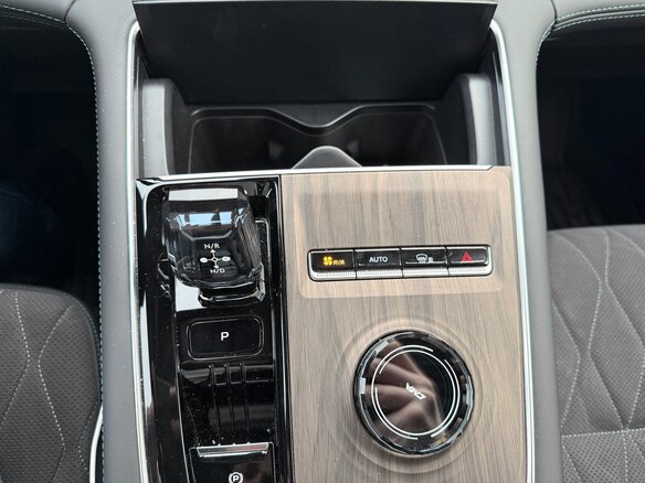 2025 Geely Monjaro (Xingyue L) I Рестайлинг (China Market), чёрный, 3749000 рублей - вид 11