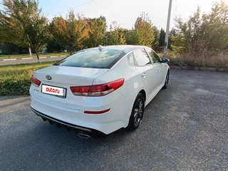 2018 Kia Optima IV Рестайлинг, белый, 1600000 рублей, вид 5
