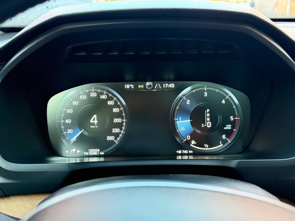 2018 Volvo XC90 II, чёрный, 3250000 рублей - вид 7