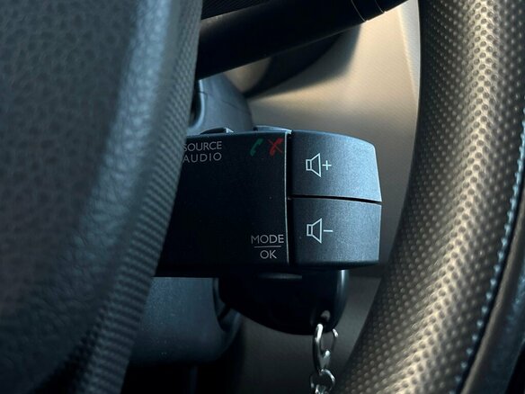 2015 Renault Logan II, белый, 776700 рублей - вид 17