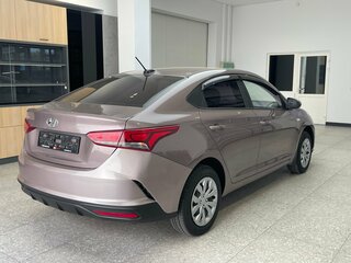 2020 Hyundai Solaris II Рестайлинг, коричневый, 1570000 рублей, вид 4