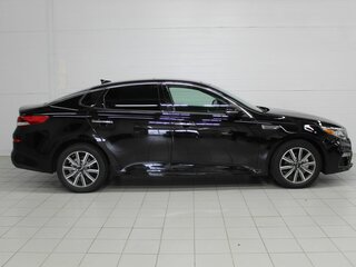 2019 Kia Optima IV Рестайлинг, чёрный, 1997077 рублей, вид 4