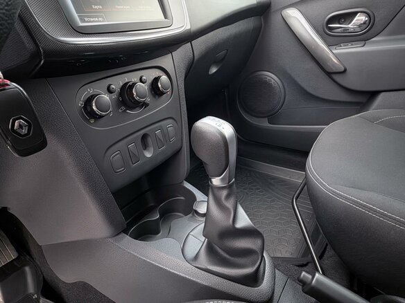 2021 Renault Logan Stepway II Рестайлинг, белый - вид 13
