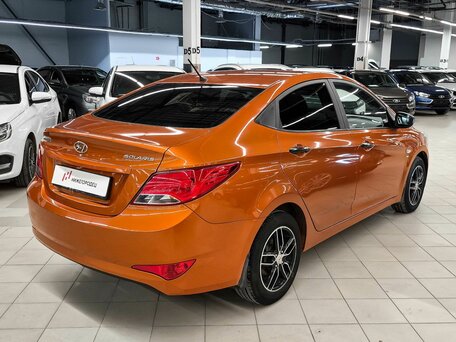 2015 Hyundai Solaris I Рестайлинг, оранжевый, 839000 рублей, вид 3