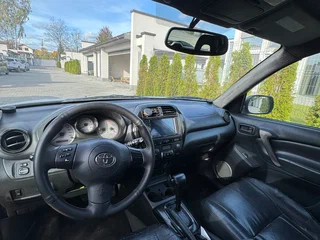 2004 Toyota RAV4 II (XA20) Рестайлинг, серебристый, 600000 рублей, вид 5