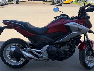 2016 Honda NC 750X, красный, 739000 рублей, вид 3