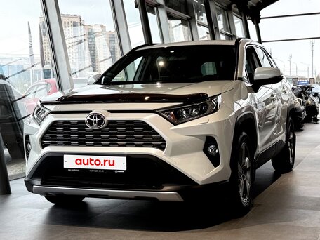 2019 Toyota RAV4 V (XA50), белый, 3690000 рублей, вид 1