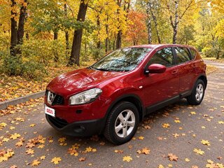 2013 Nissan Qashqai I Рестайлинг, красный, 950000 рублей, вид 1