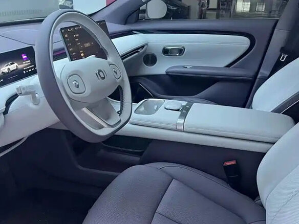 2025 Changan Qiyuan A06 28.39 kWh, серебристый, 2599000 рублей - вид 6