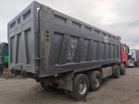 2024 Shacman (Shaanxi) SX3318, красный, 4777000 рублей, вид 3