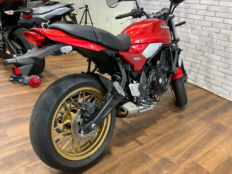 2024 Kawasaki Z 650RS, красный, 840000 рублей, вид 4