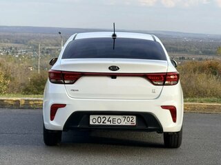 2019 Kia Rio IV, белый, 1400000 рублей, вид 5