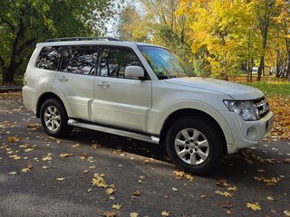 2012 Mitsubishi Pajero IV Рестайлинг 1, белый, 1778000 рублей, вид 1
