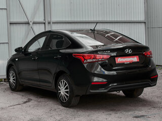 2017 Hyundai Solaris II, чёрный, 980000 рублей, вид 4