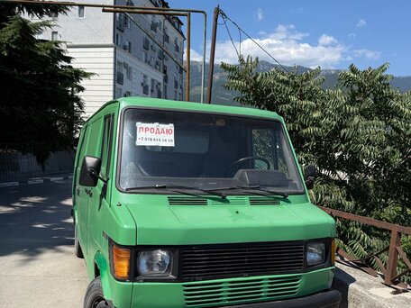 1993 Mercedes-Benz T1, зелёный, 360000 рублей, вид 1