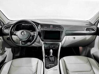 2017 Volkswagen Tiguan II, белый, 1725000 рублей, вид 5